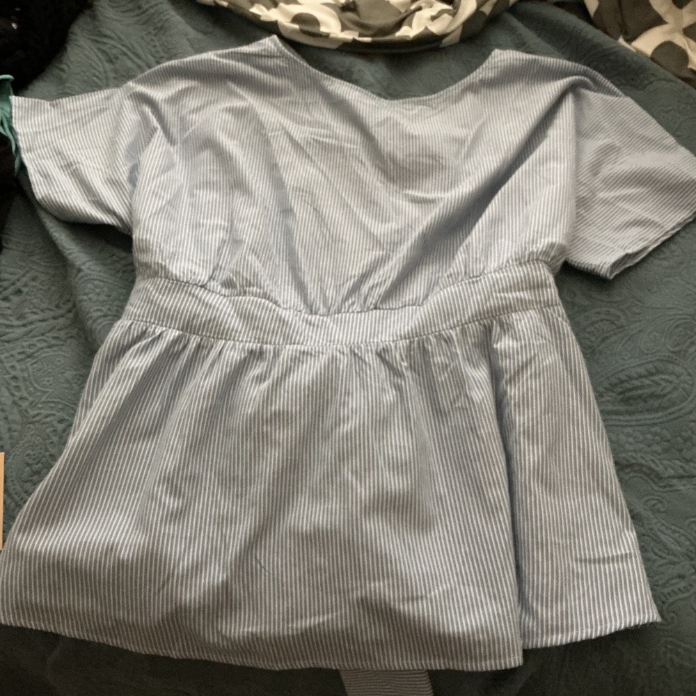 Bloom chic shirt. Never worn (washed)